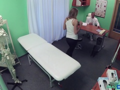 Leie, Arschlecken, Blasen, Hundestellung, Krankenschwester, Muschi, Titten, Spanner