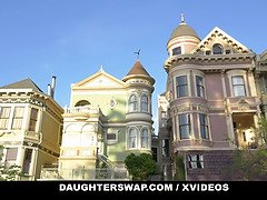 Blonde, Sucer une bite, Brunette brune, Le plan cul à quatre, Groupe, Hd, Orgie, Adolescente