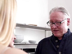 巨乳な, フェティッシュ, 女 人男 人, キス, なめる, 剃毛, フェラする, 三人