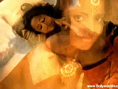 Азиатки, Брюнетки, Эротика, Хд, Индианки, Милф, Мамочка, Голышом