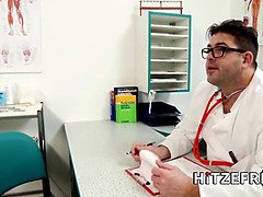 Hitzefrei busty blondie german milf banged by her physician