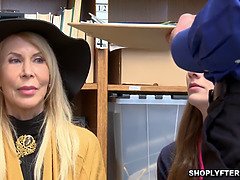 フェラチオ, 捕まる, お婆さん, Hd, 現実, ティーン, 三人, ユニフォーム
