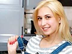 素人, ブロンド, オナニー, 自然山雀, ショートヘア, 一人, ストリッピング, ティーン