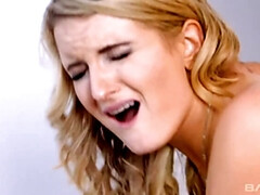 Anaal, Grote lul, Blond, Diep in de keel, Dubbele penetratie, Hd, Kousen, Trio