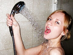 Doigter, Masturbation, Petite femme, Rasée, Douche, Solo, Dénudage, Adolescente