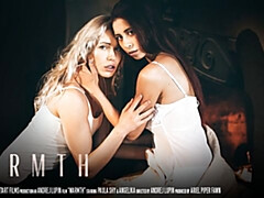 アジア人, ブロンド, 指いじり, キス, レズビアン, オマンコ, 恥ずかしがりや, フェラする