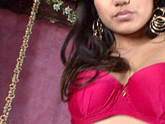 Aziatisch, Bruinharig, Hakken, Ondergoed, Masturbatie, Klein, Geschoren, Tieten likken