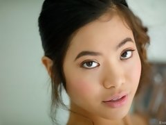 69, アジア人, フェラチオ, 茶髪の, バック, 手コキする, 異人種間, キス