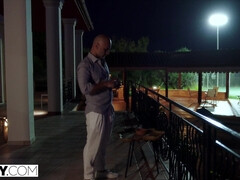 Anal, Cul à la bouche, En levrette, Faciale, Hard, Chevaucher, Nénés, Jouets