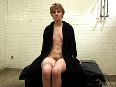 Enthousiasteling, Blond, Sperma shot, Dubbele penetratie, Groepseks, Groep, Tiener, Speelgoed