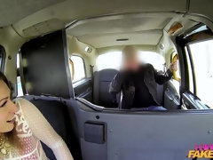 Любители, Минет, В машине, Женщины, Фетиш, Пальцем, Ласковые ручки, Киски