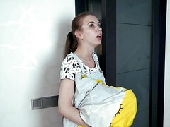 18 летние, Женщины, Пальцем, Киски, Русские, Бритые, Молоденькие, Сиськи