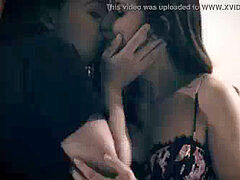 Лесбиянка, Лизание, Молоденькие, Втроем