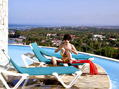 Большие сиськи, Бикини, Брюнетки, На природе, Бассейн, Соло