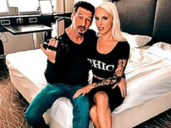 Leie, Schlafzimmer, Grosse titten, Blondine, Blasen, Hundestellung, Milf, Pov