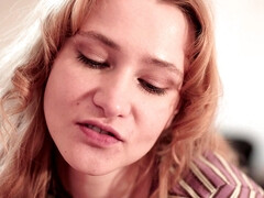 Nana, Blonde, Sucer une bite, Éjaculation interne, En levrette, Hd, Rasée, Adolescente