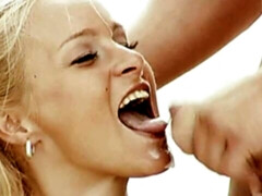 Strand, Grote lul, Blond, Hondjeshouding, Dubbele penetratie, Sperma in gezicht, Handbeurt, Man man vrouw