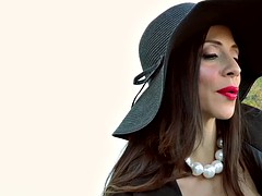 Grosser schwanz, Grosse titten, Braunhaarige, Geile alte tussi, Handjob, Latina, Milf, Verführt