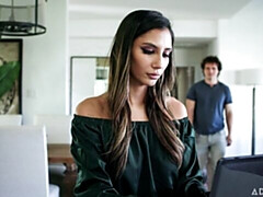 Culo grande, Verga grande, Mamada, Morena, Estilo perrito, Latina, Tetas naturales, Adolescente