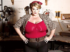 Mooie dikke vrouwen, Grote kont, Mollig, Vingeren, Masturbatie, Natuurlijke tieten, Alleen, Strippen