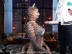 Gros seins, Sucer une bite, Plantureuse, Gode, Lesbienne, Rasée, Tatouage, Nénés