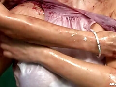 Grosse titten, Blondine, Fetisch, Hd, Lesbisch, Piercing, Dusche, Tätowierung