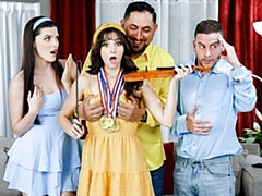 18 jahre, Grosser arsch, Grosser schwanz, Grosse titten, Blasen, Hundestellung, Flotter vierer, Dürr