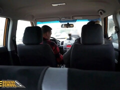 Pijpbeurt, Bruinharig, Auto, Diep in de keel, Hd, Orgasme, Gezichtspunt, Openbaar