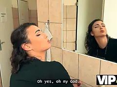 Schönheit, Betrug, Hd, Natürlichen titten, Pov, Schreiend, Toilette, Ehefrau