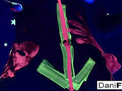 Brunette brune, Chatte, Nénés