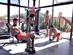 Grosse bite, Sucer une bite, Homosexuelle, Gym, Branlette thaïlandaise, Mère que j'aimerais baiser, Muscle, Public