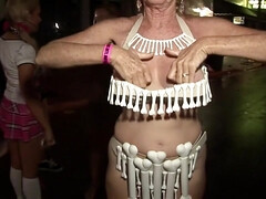 Tetas grandes, Rubia, Tetona, Grupo, Hd, Maduro, Al aire libre, Público