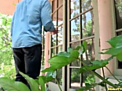 Grosser schwanz, Erstes mal, Hd, Zierlich, Schulmädchen, Schreiend, Jungendliche (18+), Uniform