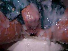 Grote mammen, Pijpbeurt, Seksspeelgoed, Hardcore, Masturbatie, Panty, Satijn, Zuigen