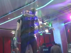 Dansen, Interraciaal, Orgie, Feest, Pornster, Satijn, Swinger, Nat