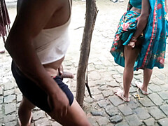 18 jaar, Stel, Emo jongen, Hd, Rijpe lesbienne, Buiten, Zuigen, Vrouw