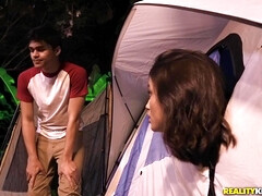 Nana, Brunette brune, Plantureuse, Hard, Lesbienne, Léchez, Réalité, Nénés