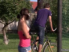 Opa, Lesbisch, Masturbatie, Rijpe lesbienne, Moeder, Openbaar, Tiener