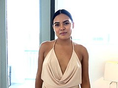 18 ans, Grosse bite, Noire, Sucer une bite, Fille latino, Monstre, Pov, Adolescente