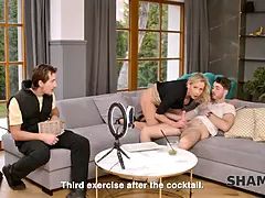 デカパイ, ブロンド, フランス人, Hd, 熟年, 淫乱熟女, 穴開きパンティ