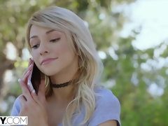 18 ans, Cul à la bouche, Gorge profonde, Queue, Femelle, Orgasme, Actrice du porno, Chevaucher