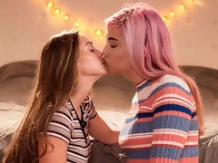 Kont, Vingeren, Zoenen, Likken, Masturbatie, Kut duiken, Strippen, Tatoeage