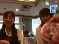 Sucer une bite, Branlette thaïlandaise, Japonaise, Public, Secrétaire, Jarretelles, Jouets, Voyeur