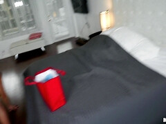 Cul, Gros seins, Noire, Blonde, 2 femmes 1 homme, Seins naturels, Orgie, Piercing