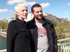 Grosse titten, Blondine, Blasen, Geile alte tussi, Kehlenfick, Reif, Mutti, Flotter dreier