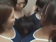 デカパイ, 着衣女と全裸男, フェムドム, フェティッシュ, グループ, 手コキする, 日本人, ティーン