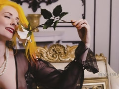 Большие сиськи, Блондинки, Ласковые ручки, Мастурбация, Милф, Натуральные сиськи, Обувь, Соло