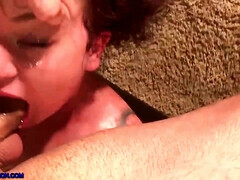 18 jaar, Kont, Grote mammen, Bruinharig, Diep in de keel, Hardcore, Rijpe lesbienne, Natuurlijke tieten