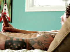 Homosexuelle, Branlette thaïlandaise, Branler, Masturbation, Piercing, Solo, Tatouage