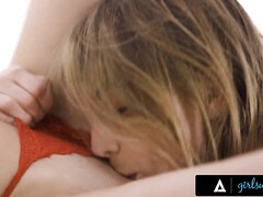 Gros seins, Plantureuse, Collège université, Léchez, Masturbation, Seins naturels, Culottes ou slips, Adolescente